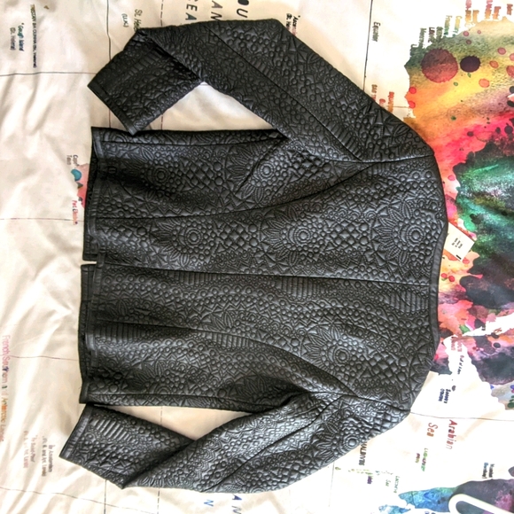 Brand New Machine Washable Unique Textured Jacket - Picture 7 of 9